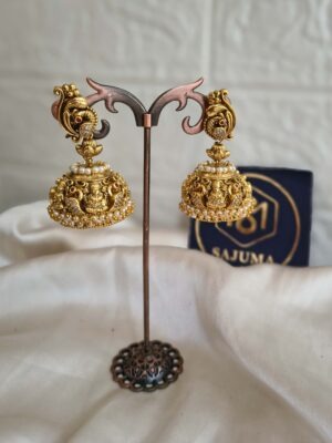 Antique Sulpture Earring
